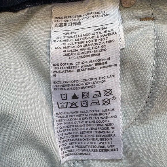 Signature by Levi Strauss Jean Shorts Mid Rise Slim Shorts Size 16 W33 - Picture 4 of 9